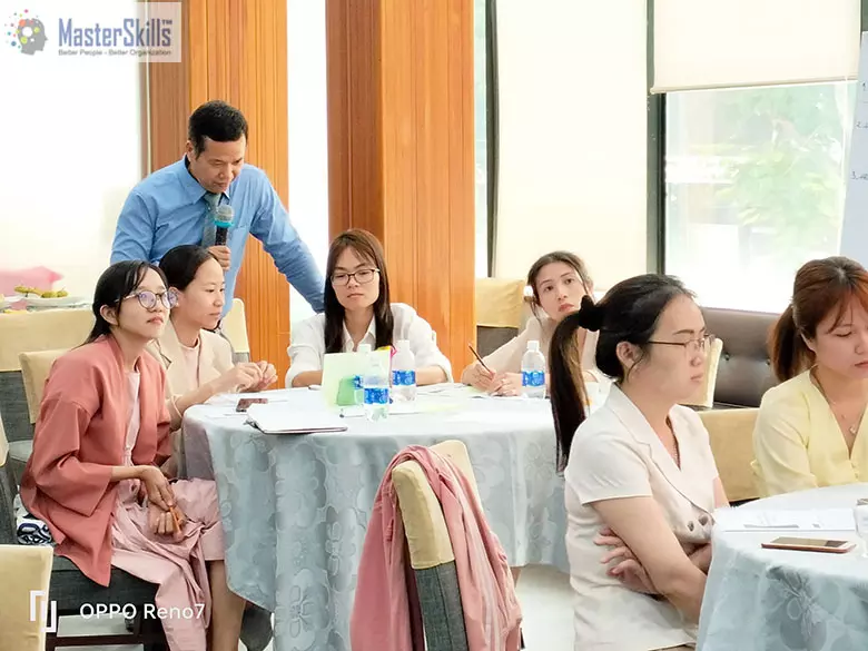 Học viên thực hành giải quyết vấn đề trong chương trình In-house