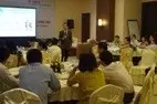 Giảng viên trình bày trong lớp đào tạo